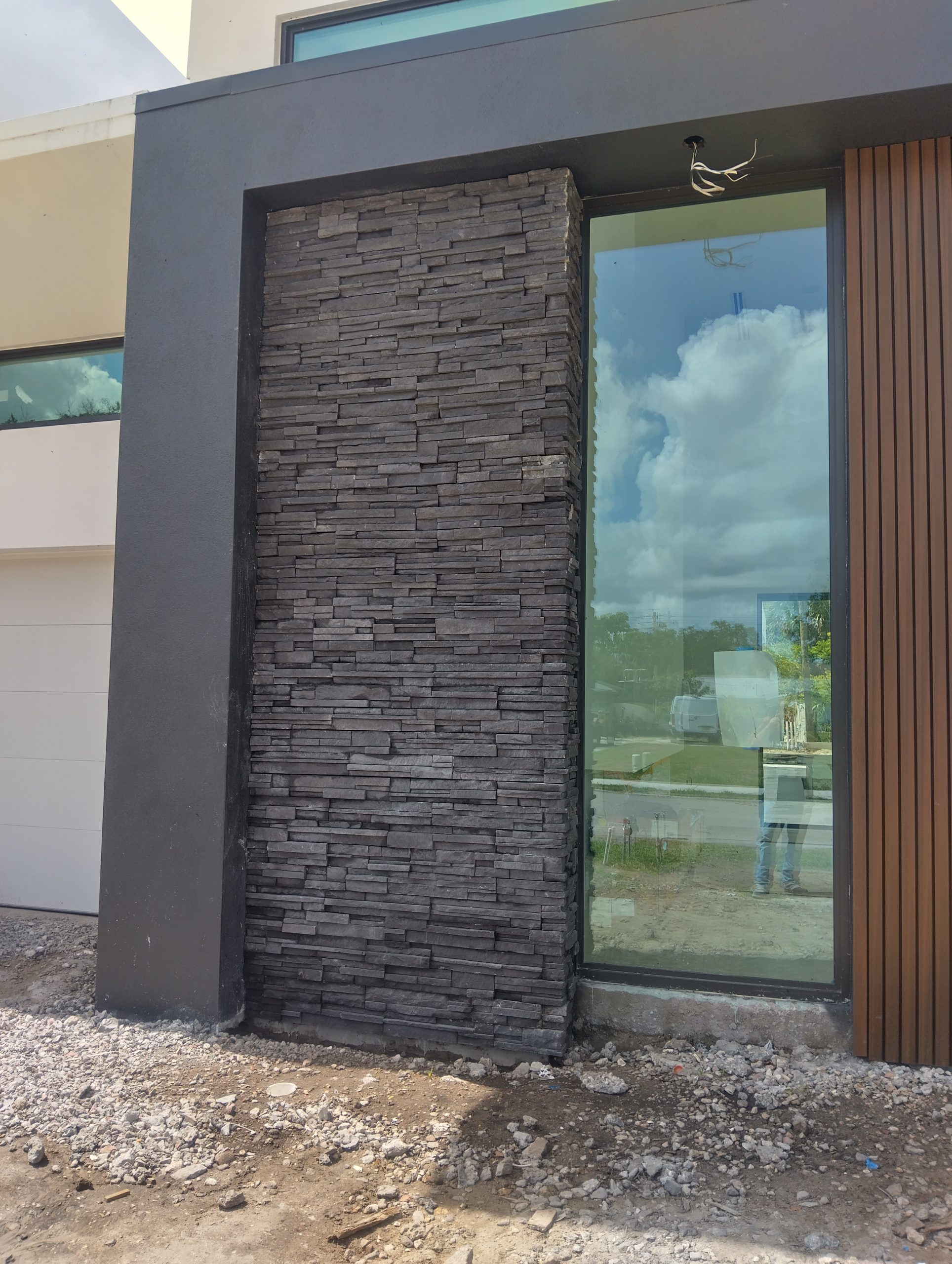 Stack Stone Dark Ridge Ledger installation – view 4