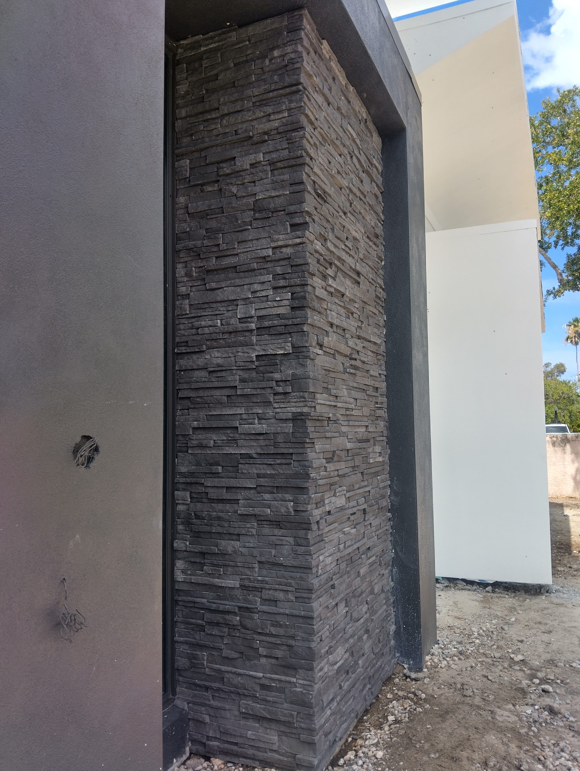 Stack Stone Dark Ridge Ledger installation – view 3